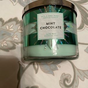 Bath and Body Works 3 Wick Candle - Mint Chocolate